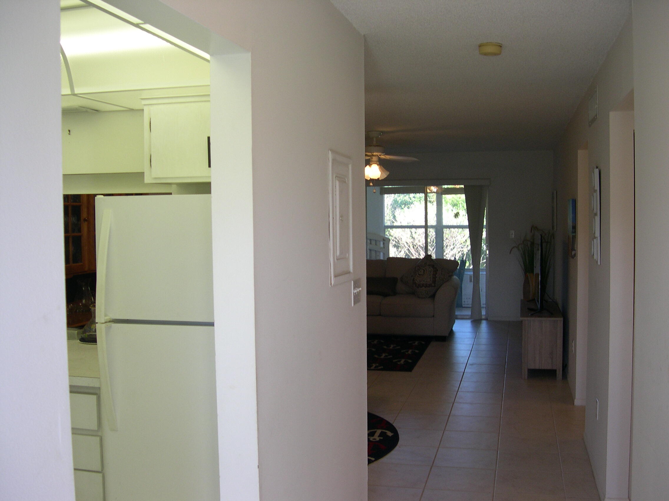 1172 Commodore Court, Unit 204 Fort Pierce, FL 34949 - Photo 5 of 41 Entry Foyer