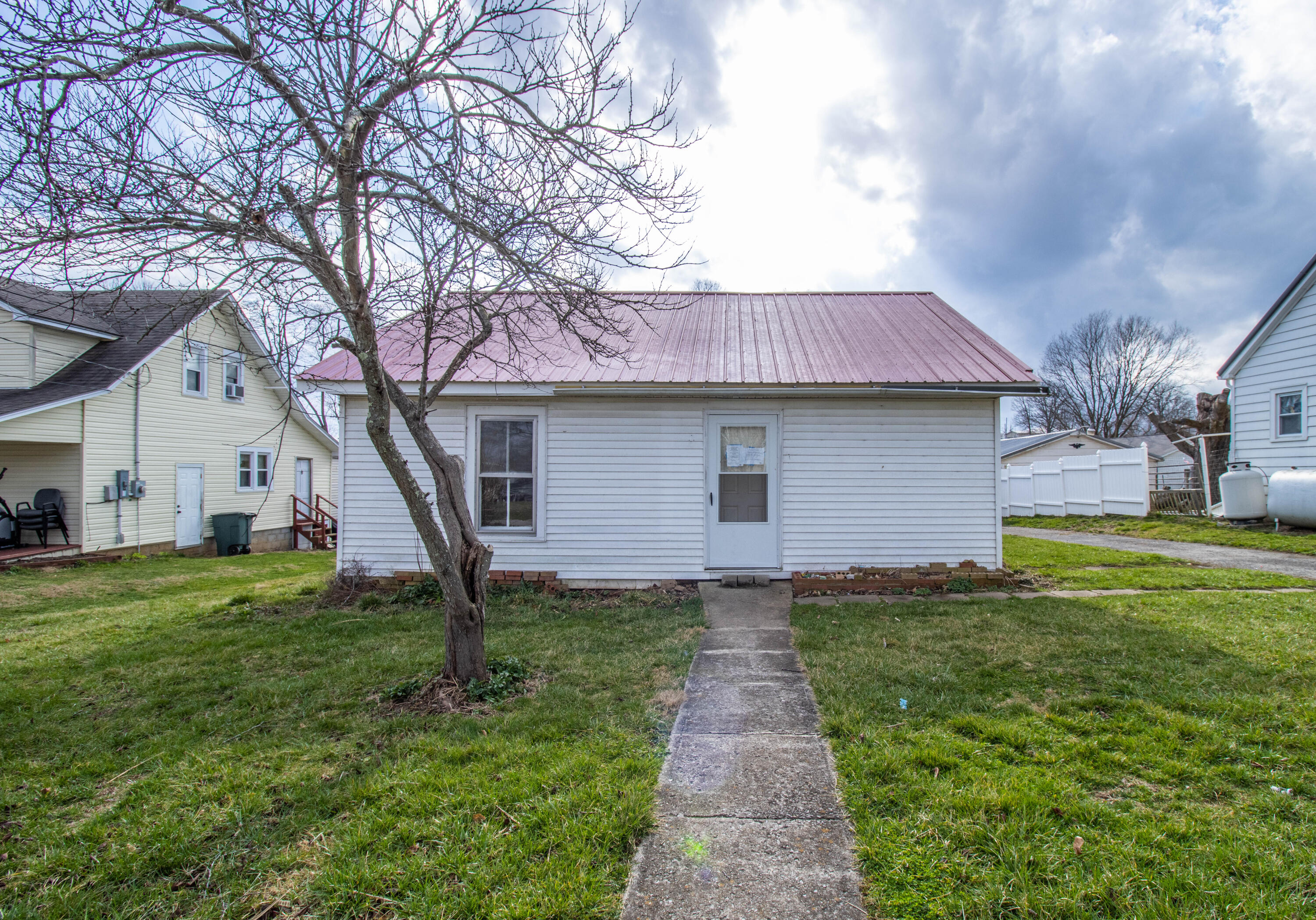 129 Riley Street Stamping Ground, KY 40379 - Photo 2 of 21 IMG_2742