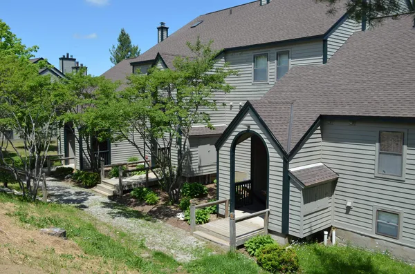$650,000 | 35 White Loop, Unit B101, Ludlow, VT 05149