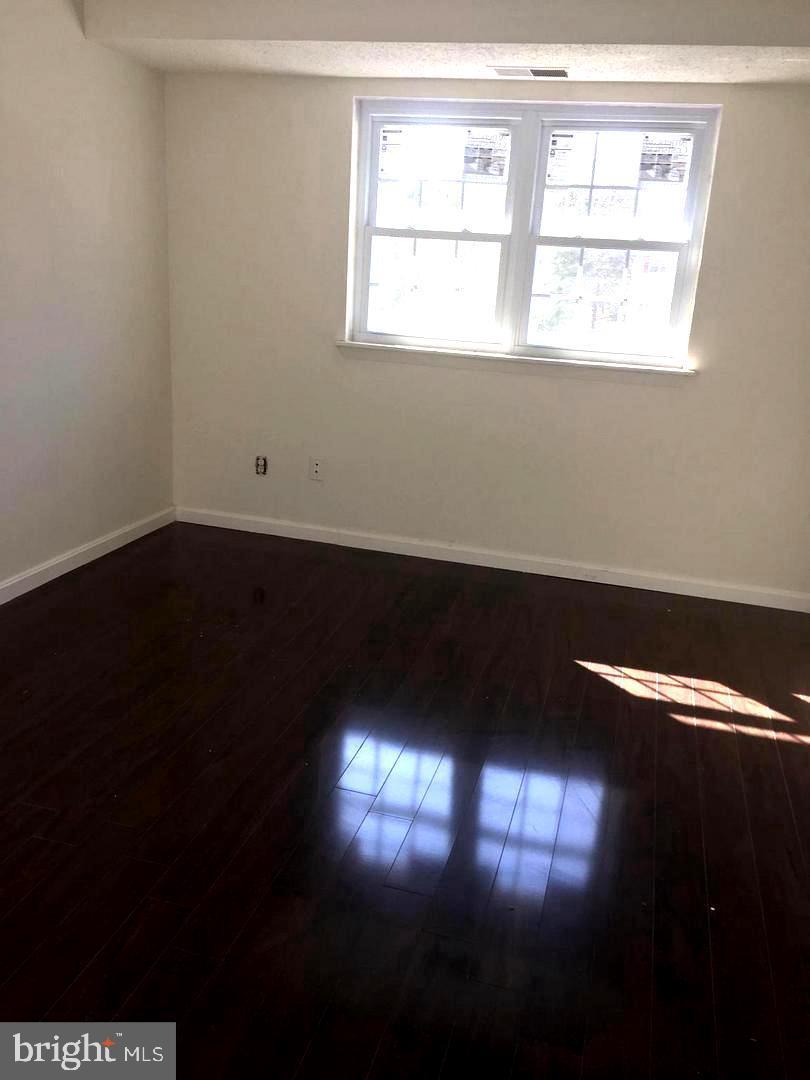 11913 L Tarragon Road, Unit L Reisterstown, MD 21136 - Photo 3 of 9 living room