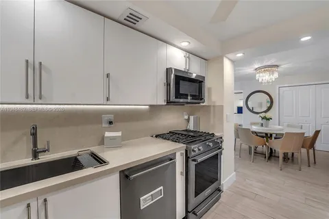 $549,000 | 2030 South Ocean Drive, Unit 410, Hallandale Beach, FL 33009