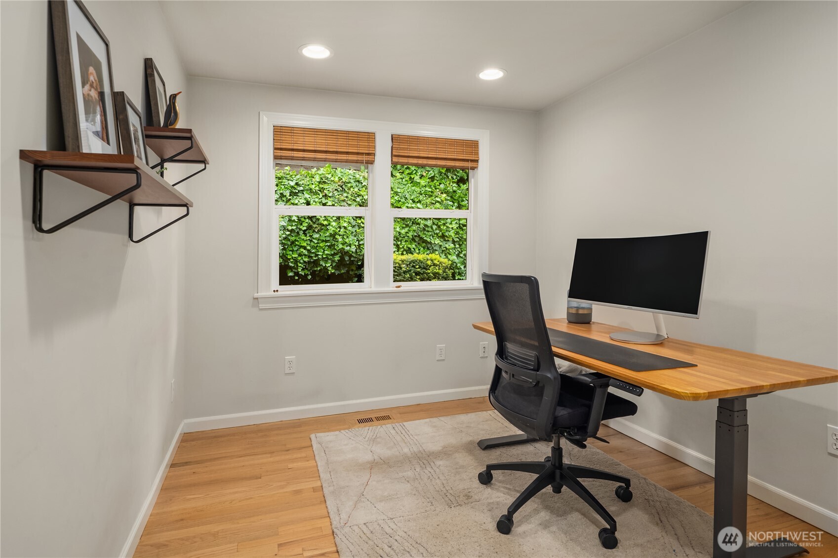 717 West Cremona Street Seattle, WA 98119 - Photo 20 of 30