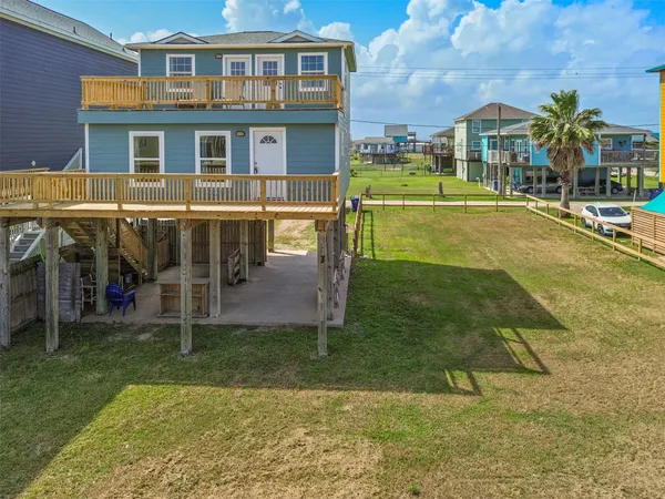 $387,000 | 316 Seabean Street, Surfside Beach, TX 77541