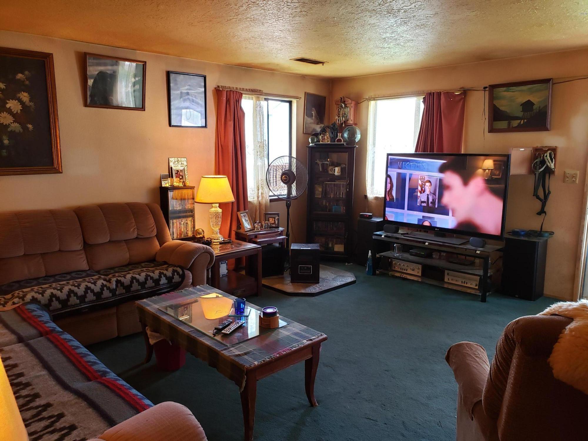 373 East Logsden Road Siletz, OR 97380 - Photo 7 of 11 Living room