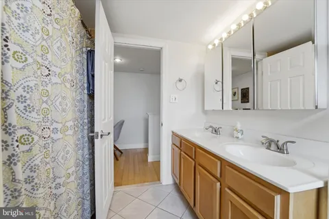 $405,000 | 941 Montrose Street, Philadelphia, PA 19147