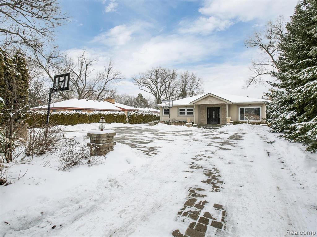 2541 Middlebelt Road West Bloomfield, MI 48324 - Photo 26 of 35