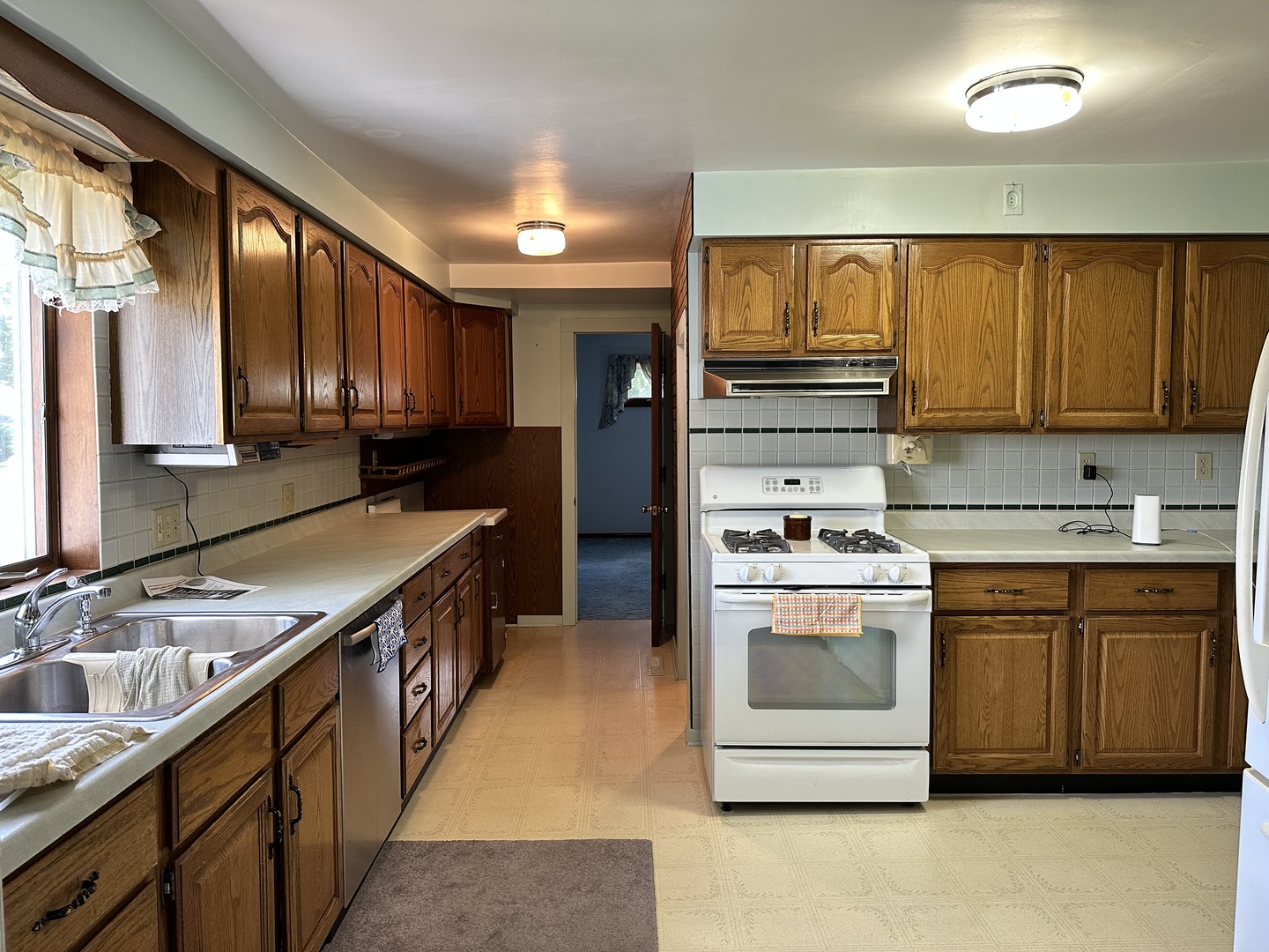 5827 Garden Plain Road Fulton, IL 61252 - Photo 6 of 28