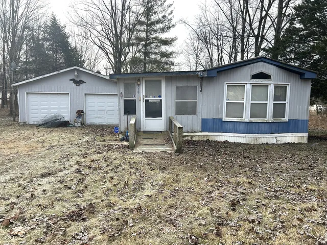 $24,900 | 319 Honey Locust Place, North Vernon, IN 47265