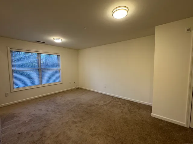 $1,950 | 20 Orchard Street, Unit 306, Brookfield, CT 06804