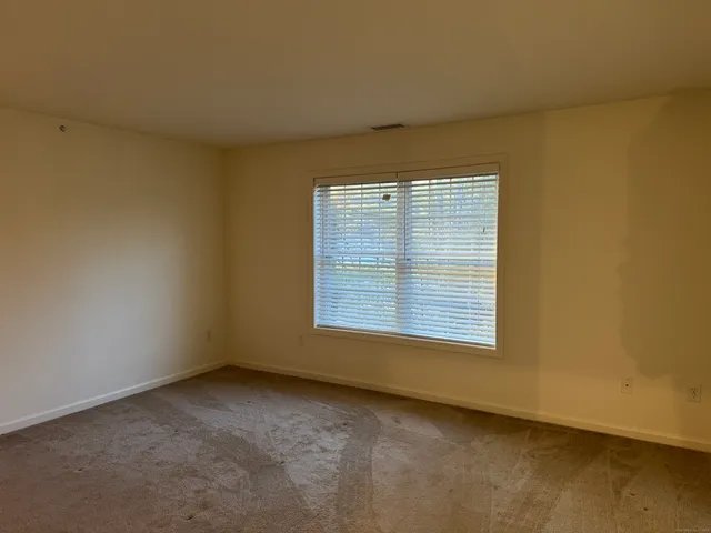 $1,950 | 20 Orchard Street, Unit 306, Brookfield, CT 06804