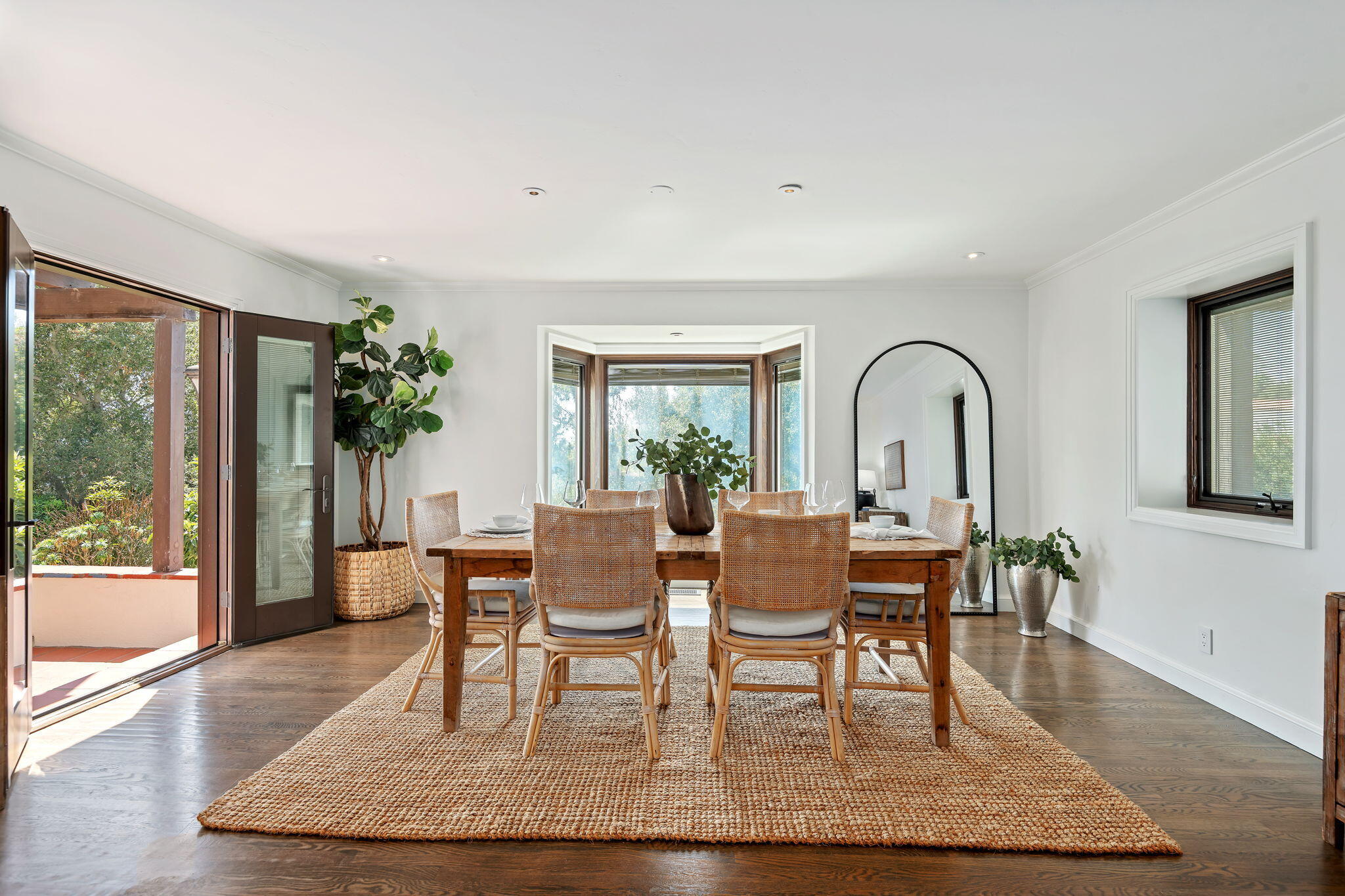 1021 Las Alturas Road Santa Barbara, CA 93103 - Photo 9 of 48 12-Dining