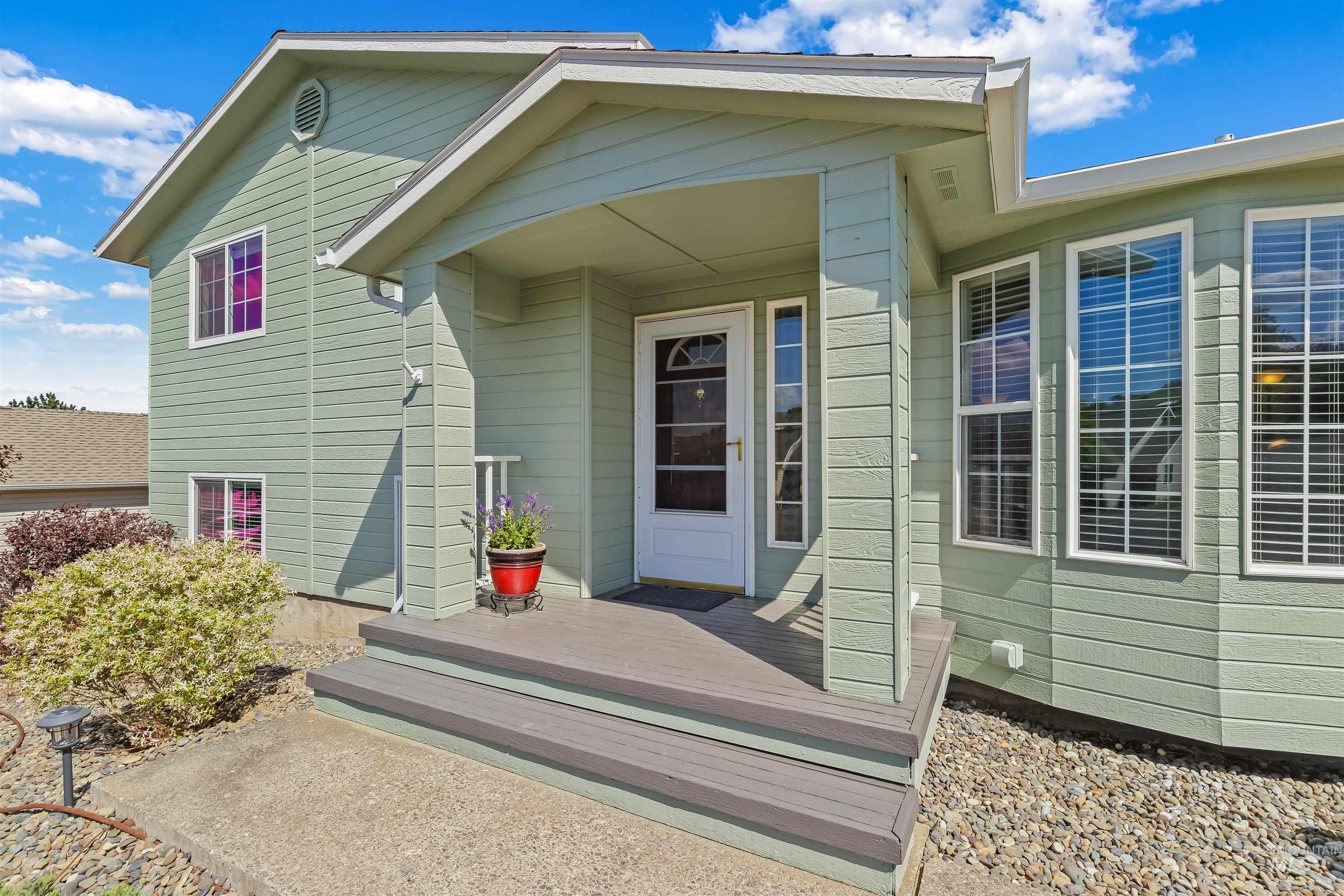2237 Chukar Lane Clarkston, WA 99403 - Photo 2 of 46