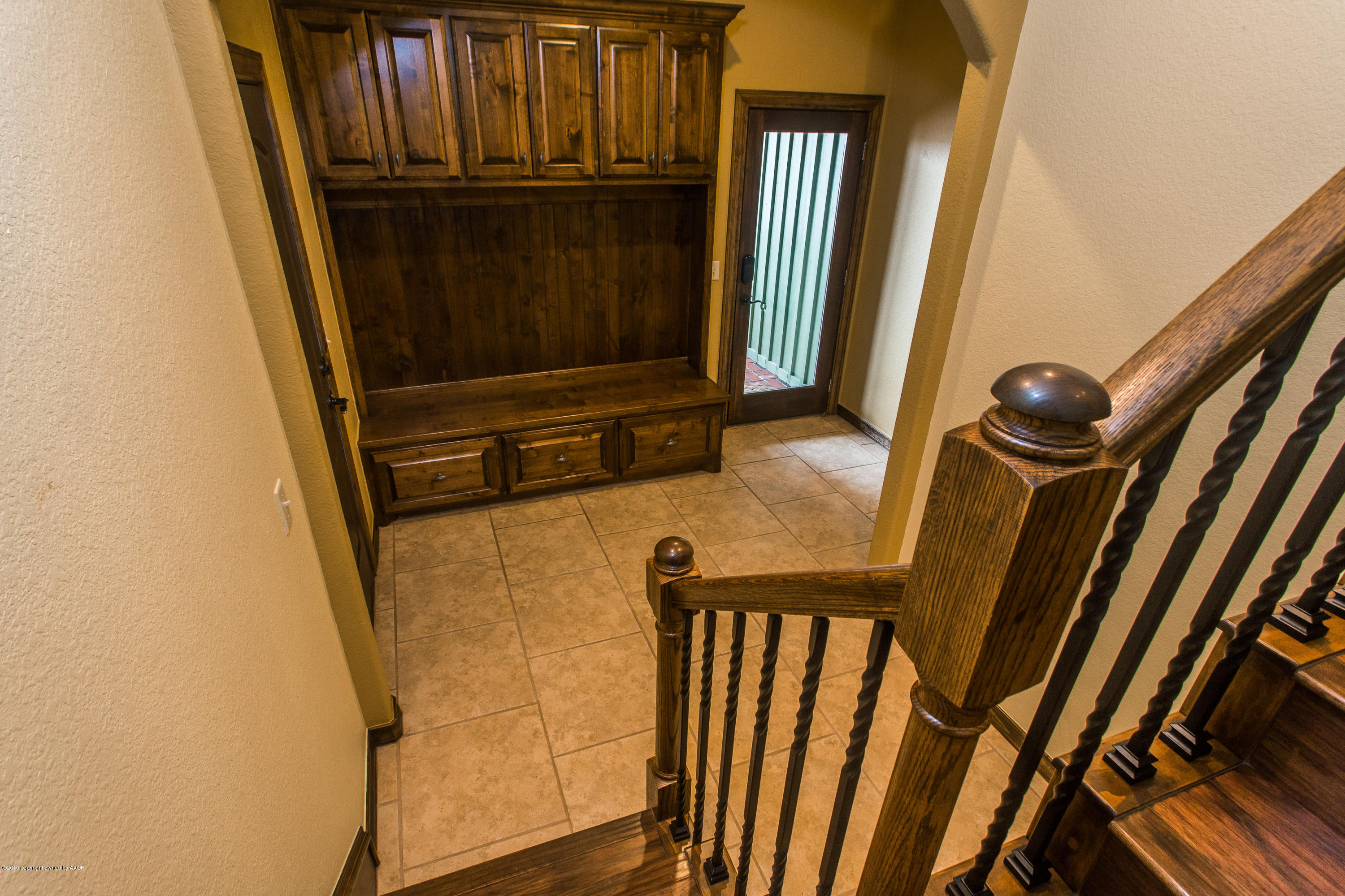 7300 East Lake View Road Amarillo, TX 79118 - Photo 40 of 59 Built in Mud room Closet