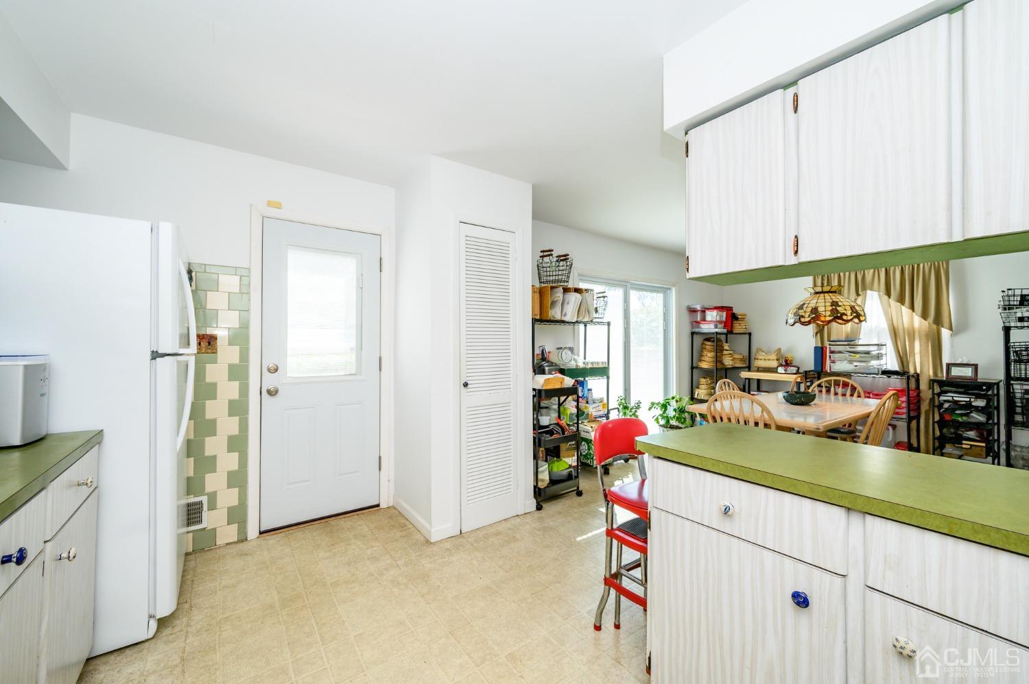 334 High Street Perth Amboy, NJ 08861 - Photo 13 of 33 a view of a living room