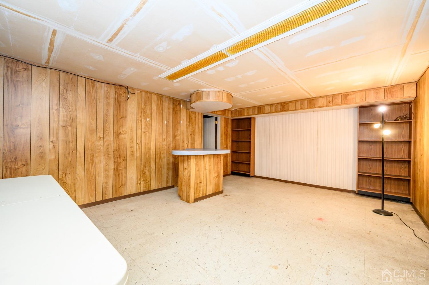 334 High Street Perth Amboy, NJ 08861 - Photo 25 of 33 a view of a garage with furniture