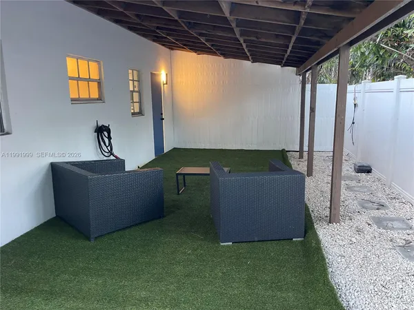 $1,990 | 1425 Northeast 56th Street, Unit 3, Fort Lauderdale, FL 33334