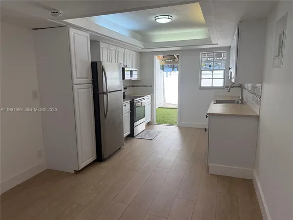 $1,990 | 1425 Northeast 56th Street, Unit 3, Fort Lauderdale, FL 33334