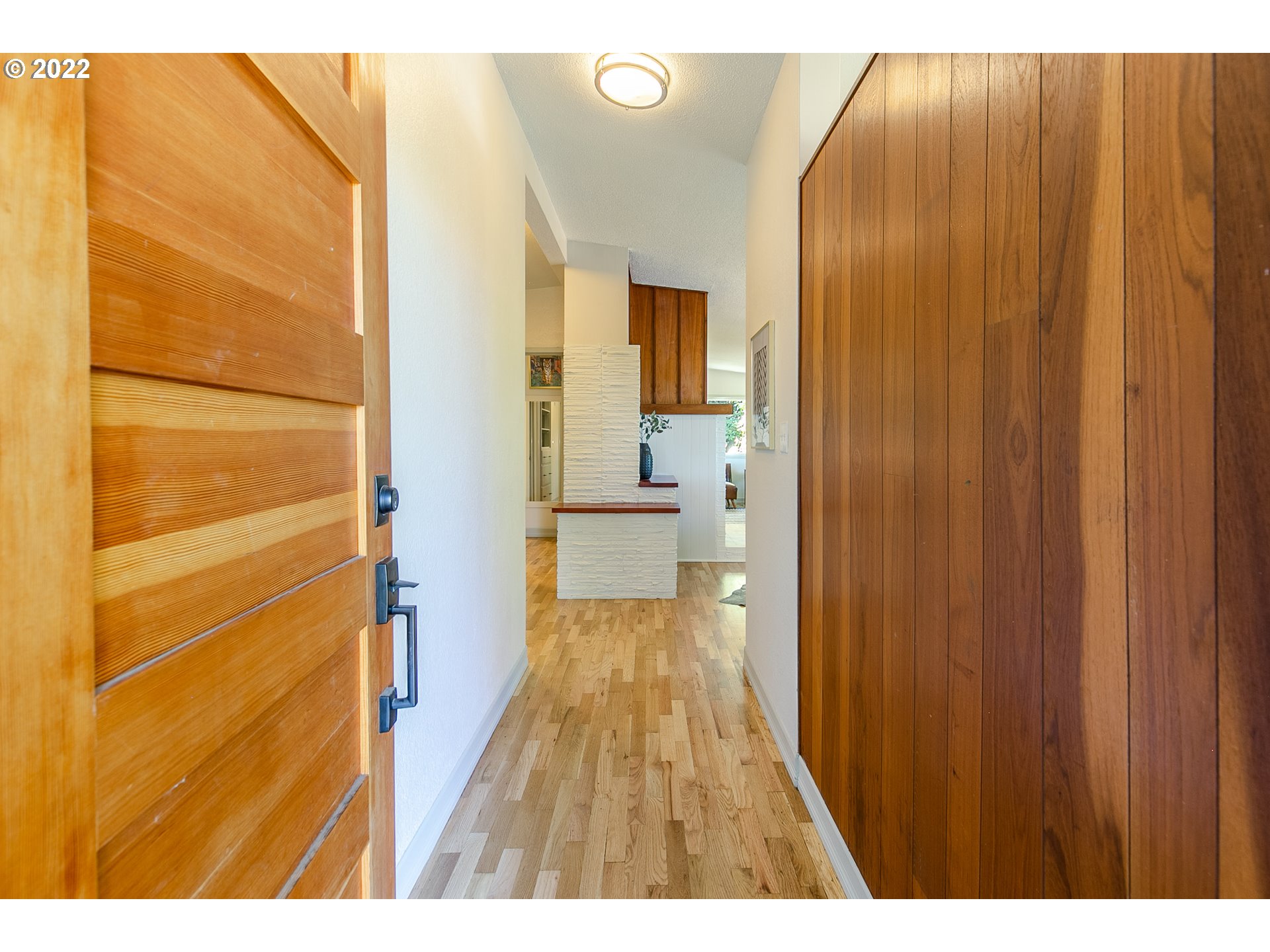 590 West 25th Place Eugene, OR 97405 - Photo 3 of 30
