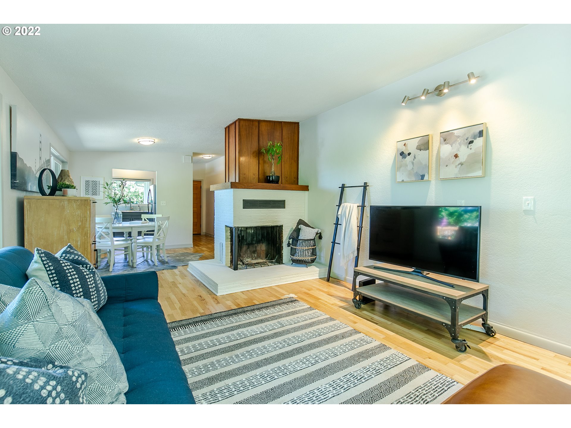 590 West 25th Place Eugene, OR 97405 - Photo 10 of 30