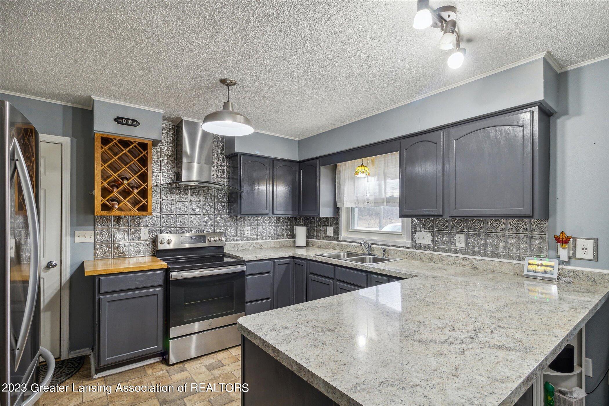 1322 North Canal Road Lansing, MI 48917 - Photo 5 of 16 10-1322-N-Canal-Rd-Lansing-MI-48917-Wind