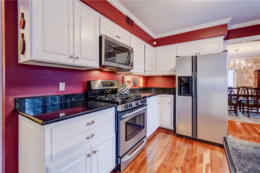 19 Split Rock Road Pittsford, NY 14534 - Photo 13 of 46