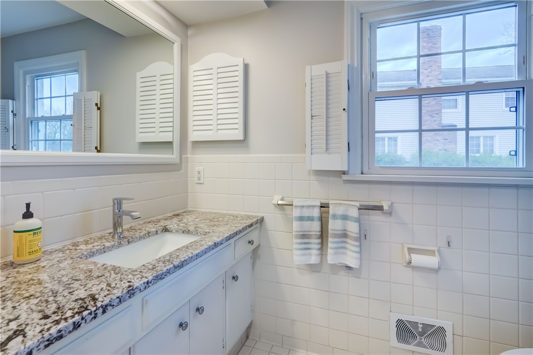 19 Split Rock Road Pittsford, NY 14534 - Photo 33 of 46