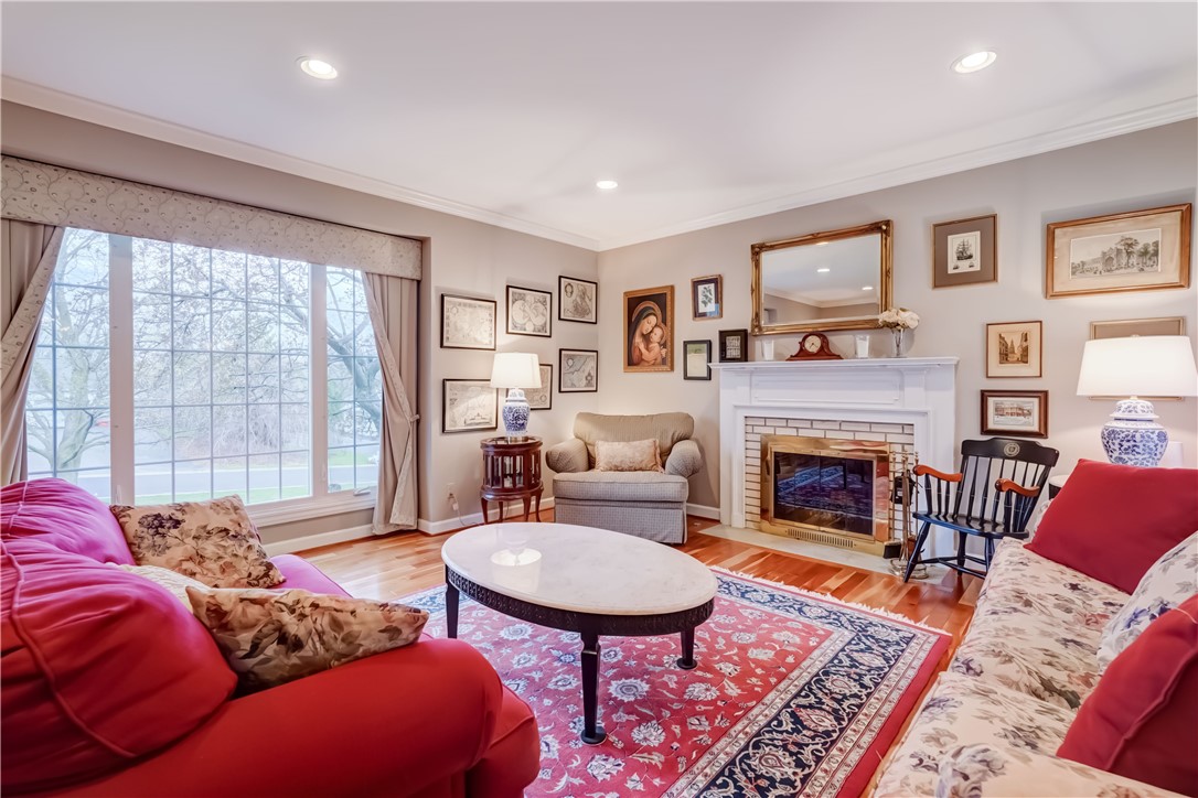 19 Split Rock Road Pittsford, NY 14534 - Photo 7 of 46