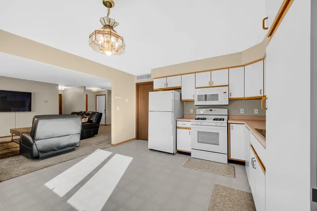 $197,500 | 2345 Barbara Jean Drive, Schererville, IN 46375