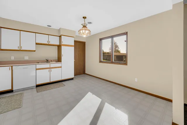 $197,500 | 2345 Barbara Jean Drive, Schererville, IN 46375