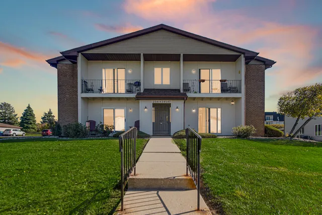 $197,500 | 2345 Barbara Jean Drive, Schererville, IN 46375