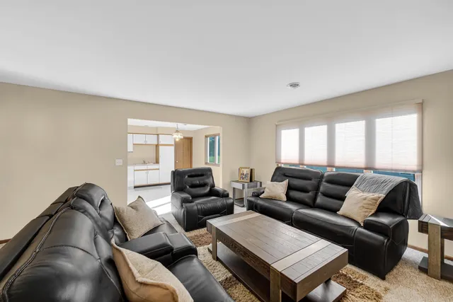 $197,500 | 2345 Barbara Jean Drive, Schererville, IN 46375