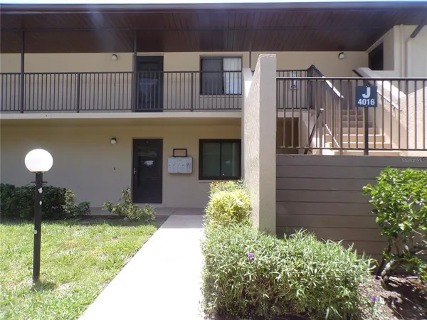 $2,800 | 4016 Oakview Drive, Unit J8, Punta Gorda, FL 33980