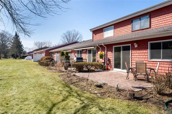 $599,999 | 506 Drew Drive, St. James, NY 11780