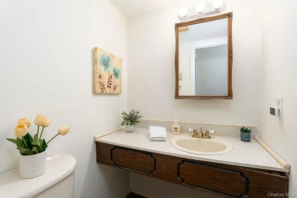 $599,999 | 506 Drew Drive, St. James, NY 11780