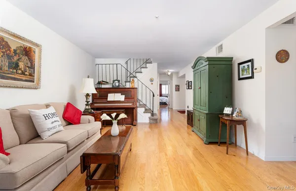 $599,999 | 506 Drew Drive, St. James, NY 11780