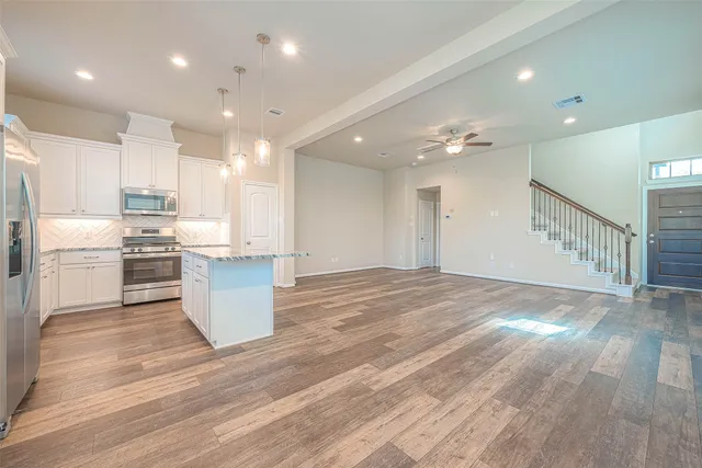 $2,725 | 16111 Northern Cardinal Lane, Cypress, TX 77433