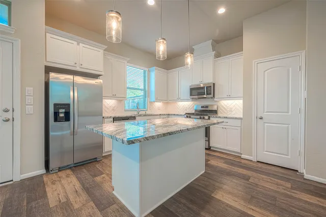 $2,725 | 16111 Northern Cardinal Lane, Cypress, TX 77433