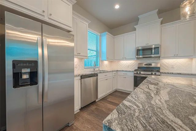 $2,725 | 16111 Northern Cardinal Lane, Cypress, TX 77433