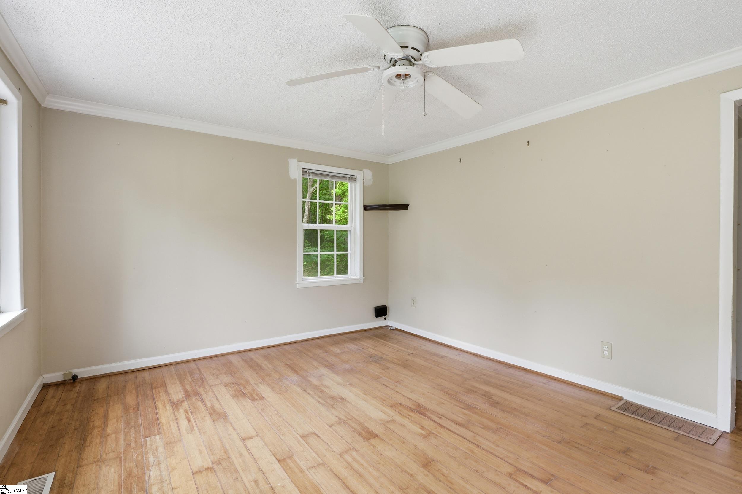 231 State Rd S-42-2985 Landrum, SC 29356 - Photo 2 of 30