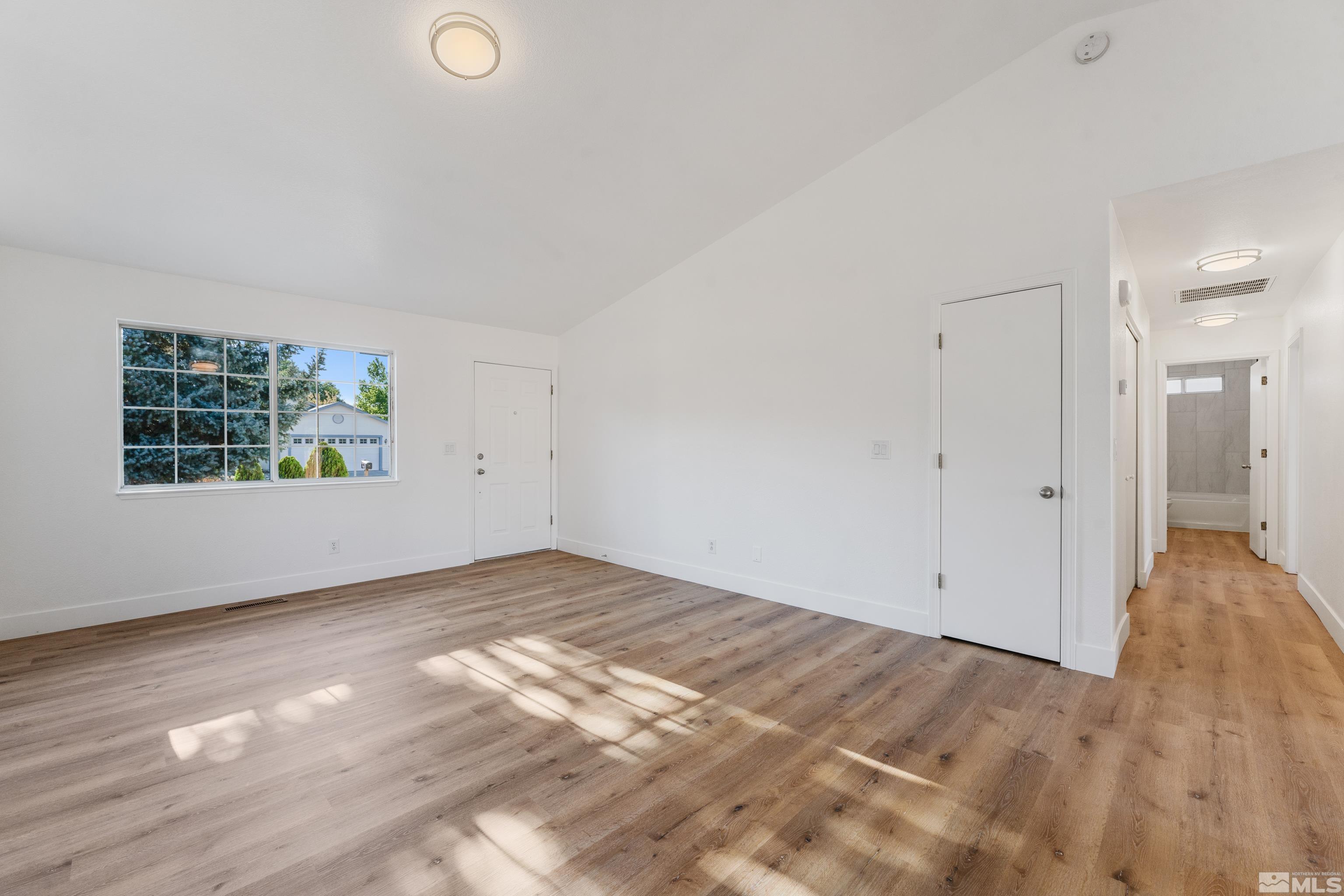 8644 Piper Place Reno, NV 89506 - Photo 8 of 32 Photo 8