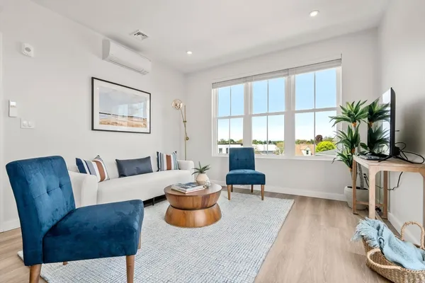 $569,000 | 10 Somerset Avenue, Unit 207, Winthrop, MA 02152