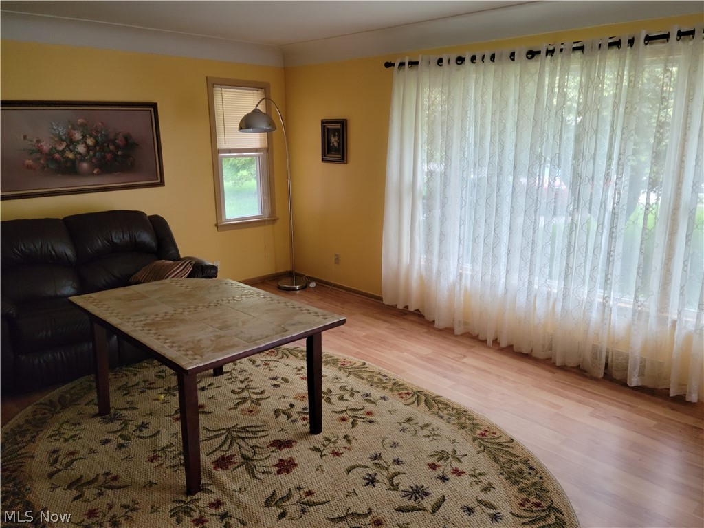 5451 Hauserman Road Cleveland, OH 44130 - Photo 3 of 29