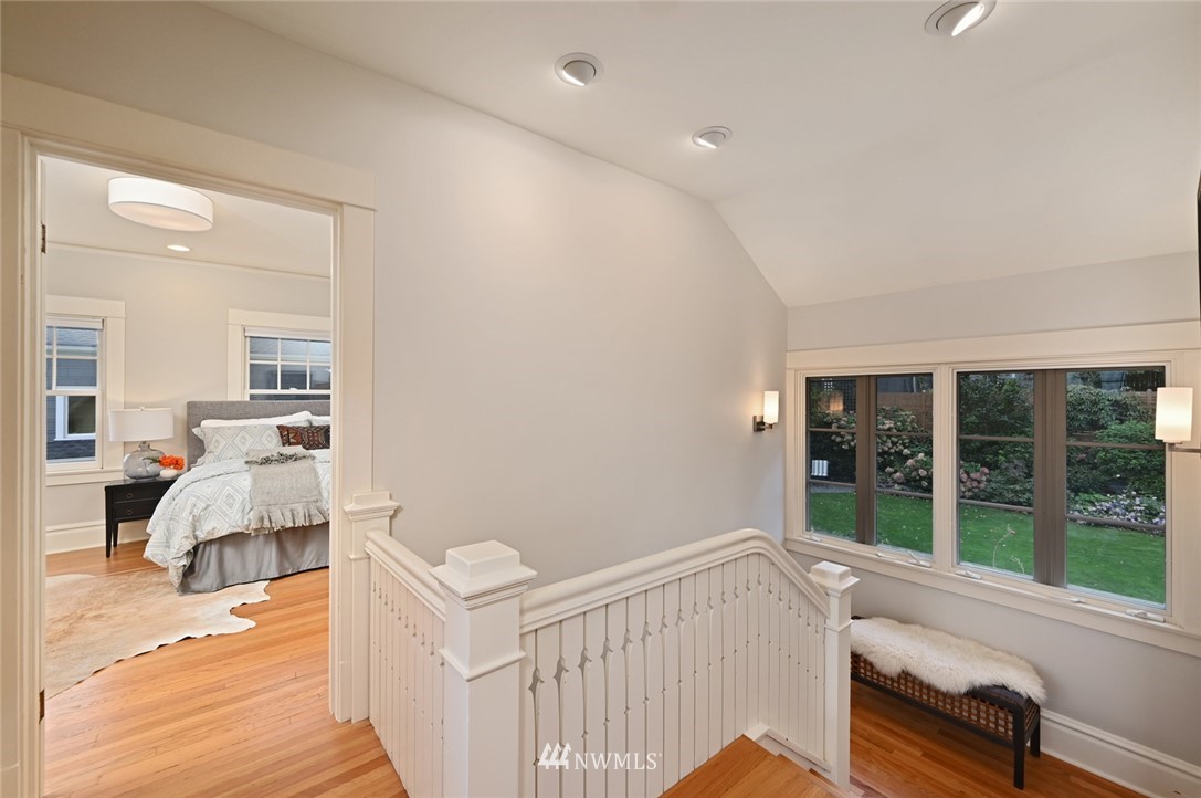 2011 5th Avenue North Seattle, WA 98109 - Photo 20 of 40