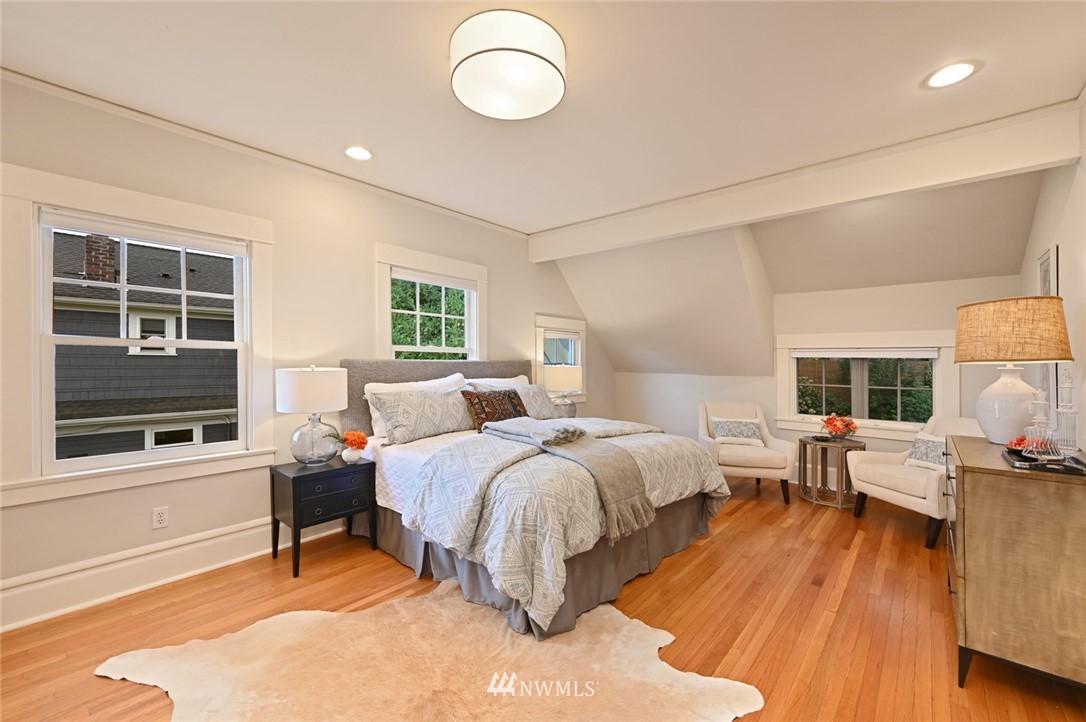 2011 5th Avenue North Seattle, WA 98109 - Photo 21 of 40