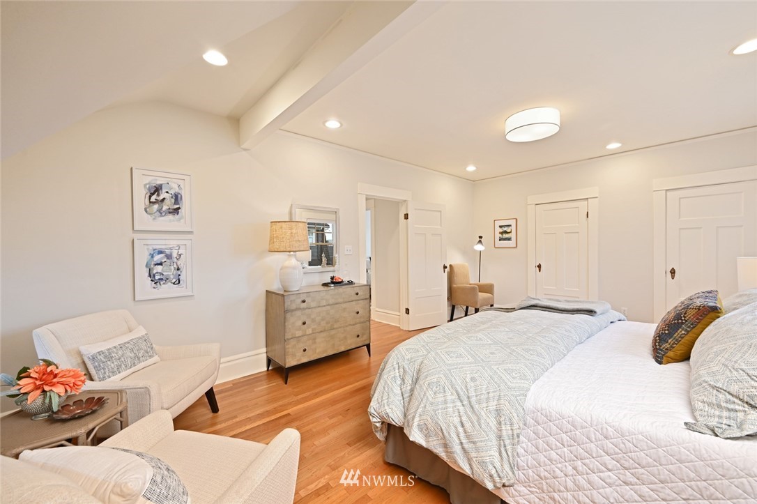 2011 5th Avenue North Seattle, WA 98109 - Photo 22 of 40