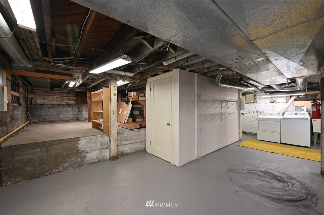 2011 5th Avenue North Seattle, WA 98109 - Photo 28 of 40