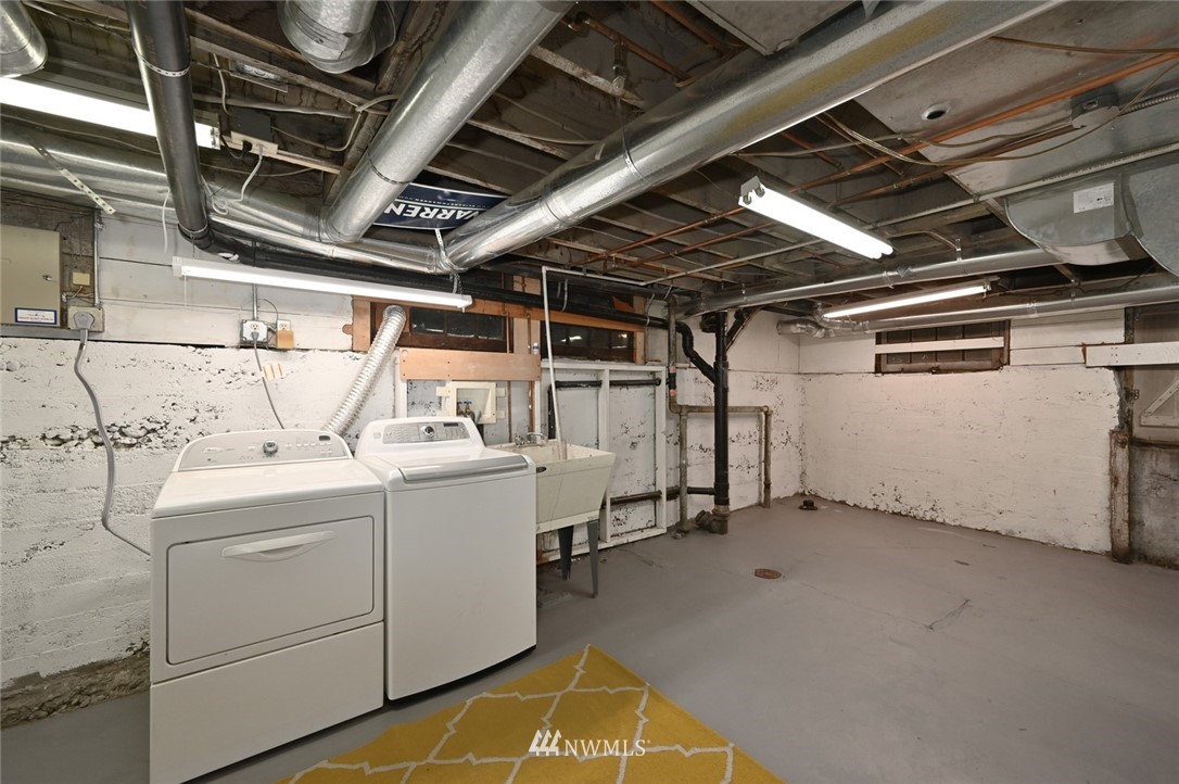 2011 5th Avenue North Seattle, WA 98109 - Photo 29 of 40