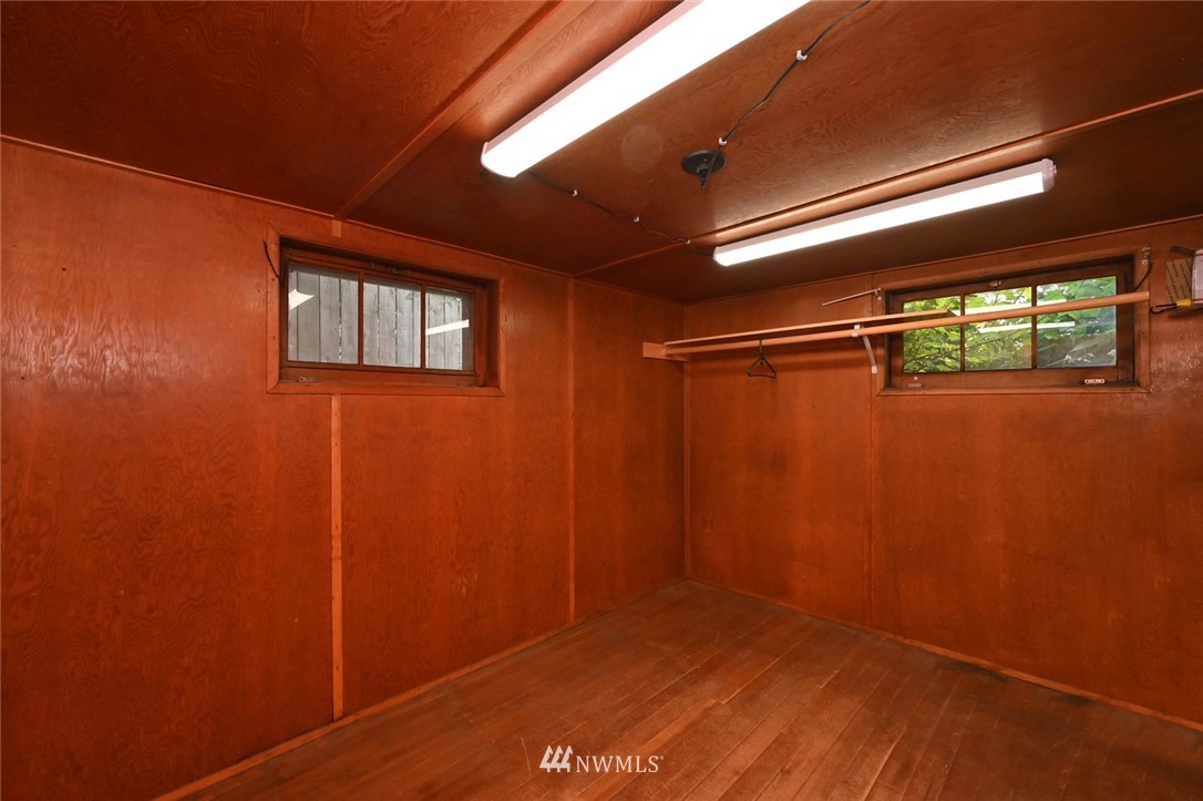 2011 5th Avenue North Seattle, WA 98109 - Photo 30 of 40