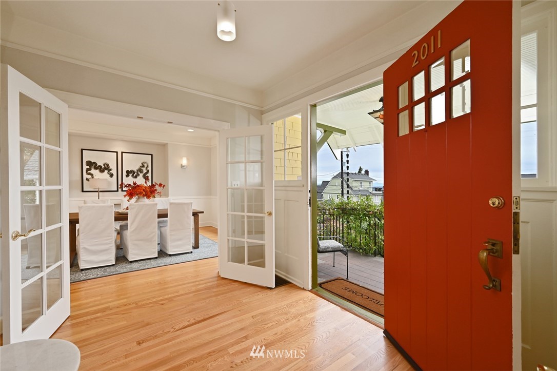 2011 5th Avenue North Seattle, WA 98109 - Photo 4 of 40