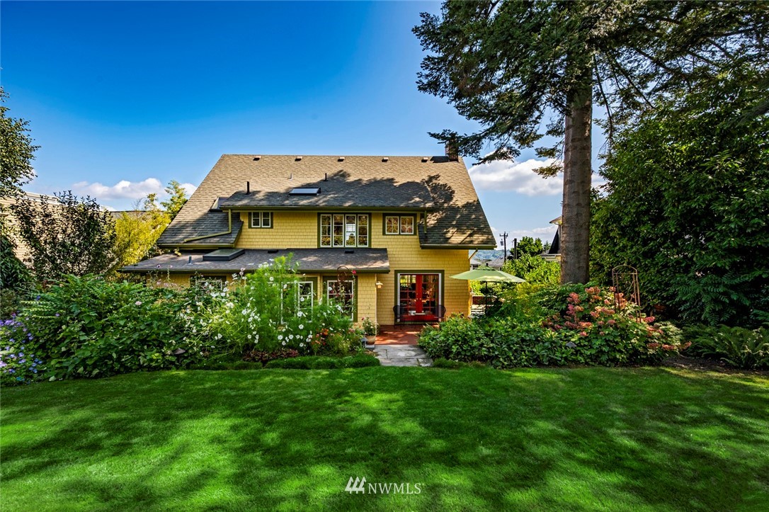 2011 5th Avenue North Seattle, WA 98109 - Photo 31 of 40